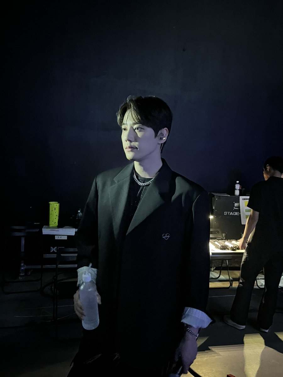 1ee_Jun_Yxxng's tweet photo. 기회 주신 AAA 관계자 분들 , 멋진 선배님들 ,
제이 플렉스 식구들 , 제이하모니 식구들 , 
헤어 메이크업 스타일리스트 식구들 , 
내 분신 댄서 형들 , 경호팀 형님들 
그리고 우릴 맞이해 주신 많은 팬분들까지 .
제 인생의 한 페이지가 되어 주셔서
감사합니다.
🔥 https://t.co/PULLl9peOL