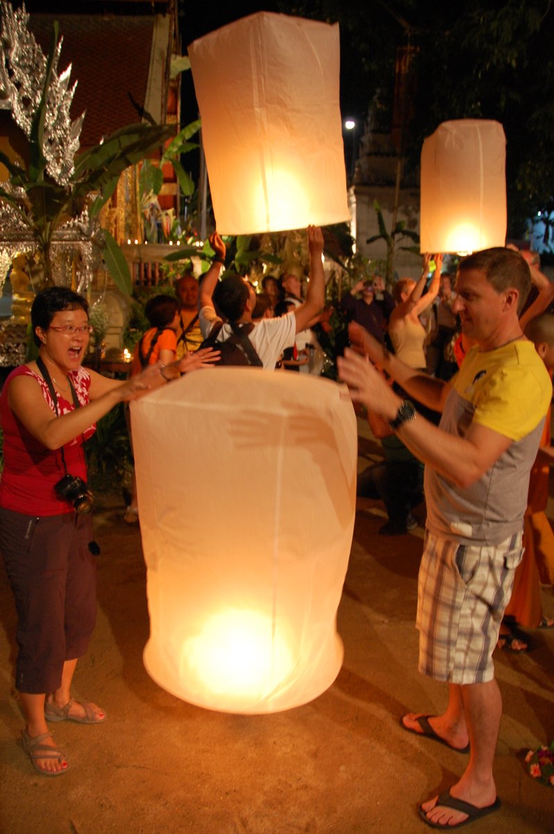 CAEP_Adventure's tweet image. Celebrate Yi Peng with CAEP on Nov 27 @CAEP_Docs @CAEPConference Only celebrated in northern Thailand, good luck will come as your floating lantern disappears into the sky. Participating is simple and the locals will motivate you to do so caep.ca/adventure-caep… Deadline July 28