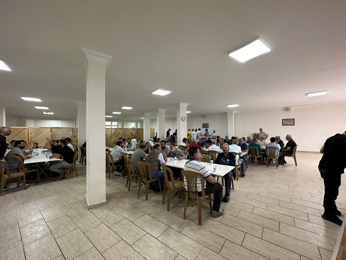 burakcifci34's tweet photo. Geçtiğimiz günlerde vefat eden, Bostancı Sanayi Sitesi Esnaflarından  Erdal Öztürk beyin ailesine İlçe Başkan Yardımcımız @ugurbuyuk88 ile taziye ziyaretinde bulunduk.

Merhuma Cenab-ı Allah'tan rahmet, Ailesi ve yakınlarına başsağlığı diliyorum.

@atasehirakparti 
@osmannnurika https://t.co/o68YJ73dDb