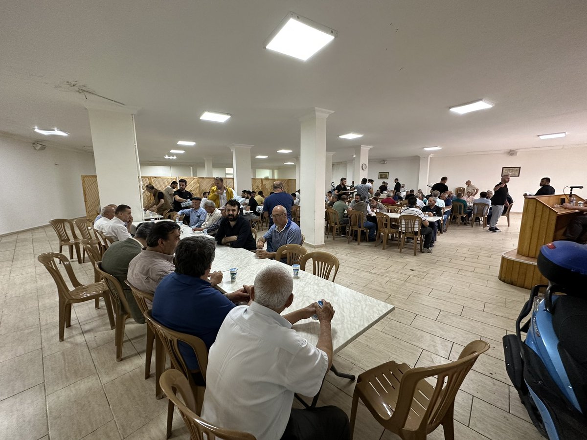 burakcifci34's tweet photo. Geçtiğimiz günlerde vefat eden, Bostancı Sanayi Sitesi Esnaflarından  Erdal Öztürk beyin ailesine İlçe Başkan Yardımcımız @ugurbuyuk88 ile taziye ziyaretinde bulunduk.

Merhuma Cenab-ı Allah'tan rahmet, Ailesi ve yakınlarına başsağlığı diliyorum.

@atasehirakparti 
@osmannnurika https://t.co/o68YJ73dDb