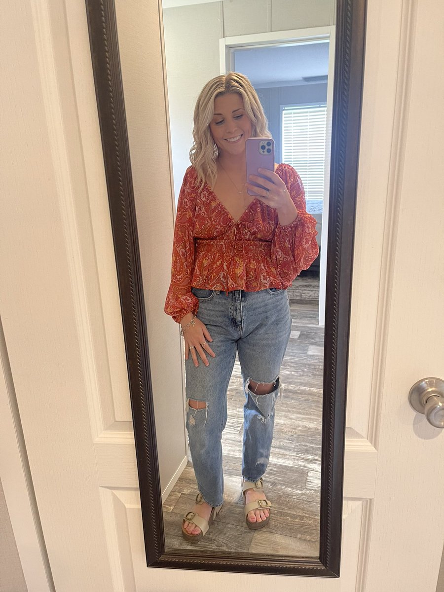 JohnsonLinzy's tweet image. Cheers to 29 🥳