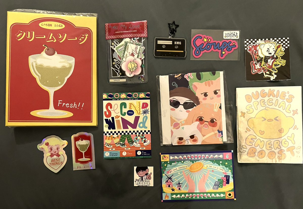 9YUVENCHY's tweet photo. Day 2 Haul 

Binder &amp; holo stickers from @sprinkledream__ 
All My Love stickers from mindfu1ness on ig 
KMG keyring from @vernieadeux 
Scoups sticker from nyfor.u on ig
Sunbear stickers from @heyitssunb 
Sebongri print from @YJShinn_ 
Second Wind/Hot prints from @jejutangerines https://t.co/AN6mZfkUJb