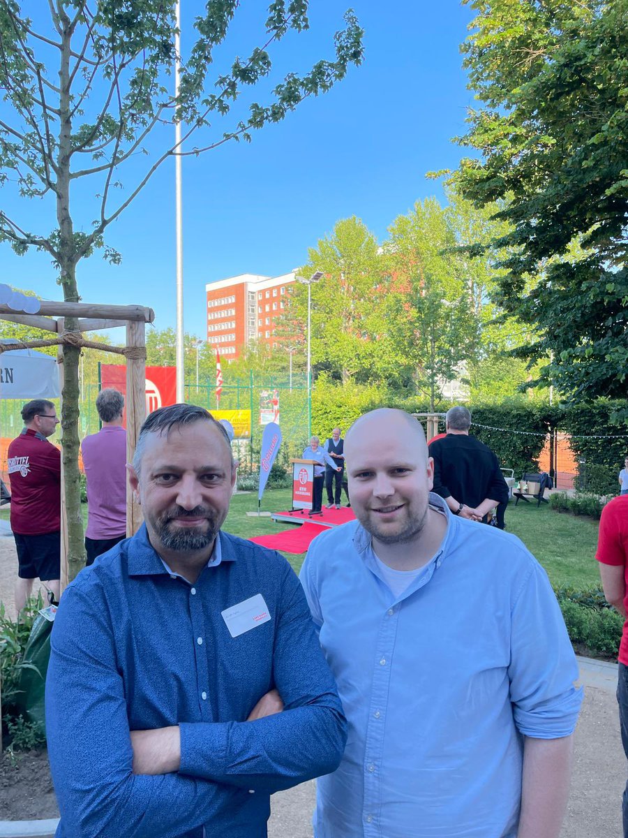 alimiragha's tweet photo. Am Freitag war der Sommerempfang des #ETV am Sportzentrum Hoheluft- mit bestem Wetter und nun fertiger Außenanlage. 

Grußworte durch Frank Fechner und @MarcSchemmel mit einer guten Rede zur Bedeutung des Sports für den gesellschaftlichen Zusammenhalt. https://t.co/busTOf0V9v