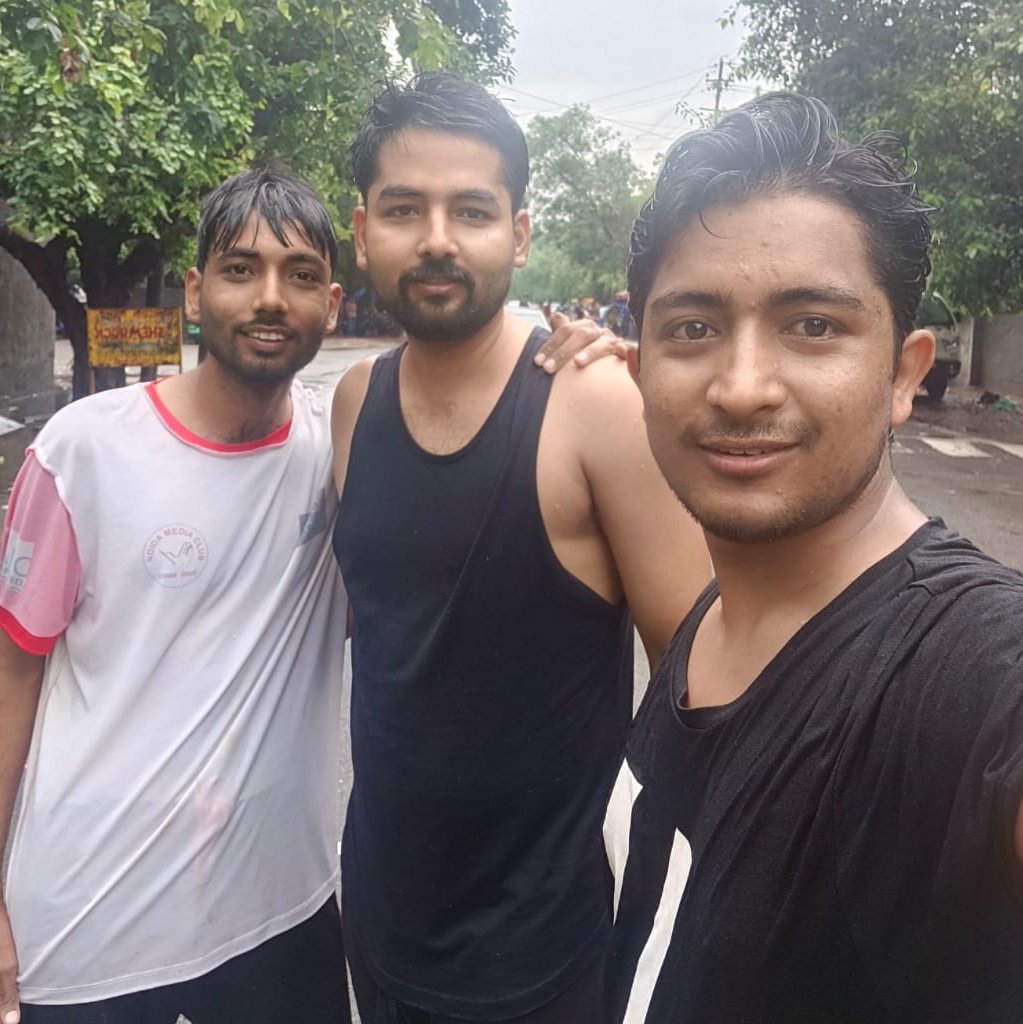 vaibhavramt's tweet photo. 🌏🌨️
#noida
#Ayodhyaji
#Devbhomi
#kanpur https://t.co/iY8l9hrdBr