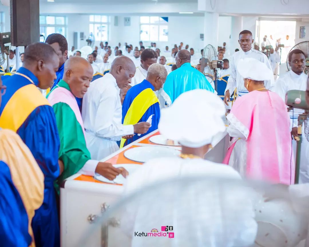 celeheritage's tweet photo. All I Have Belongs To My God
.
#Repost @cccinternationalhqt_ketu
.
#ccc #cccinternationalhqt #cccijomimo #ijomimo #celestialchurchofchrist #ketumedia #ijomimo🕯totheworld🌍 #celestialheritage https://t.co/Aym4fF637c
