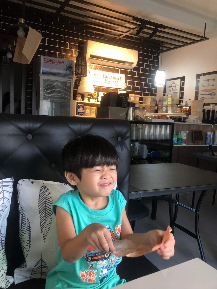 attynique's tweet photo. My favorite human 💕 Naku mamimiss kita boy kulit 🤣 https://t.co/PFjHZqsEdO