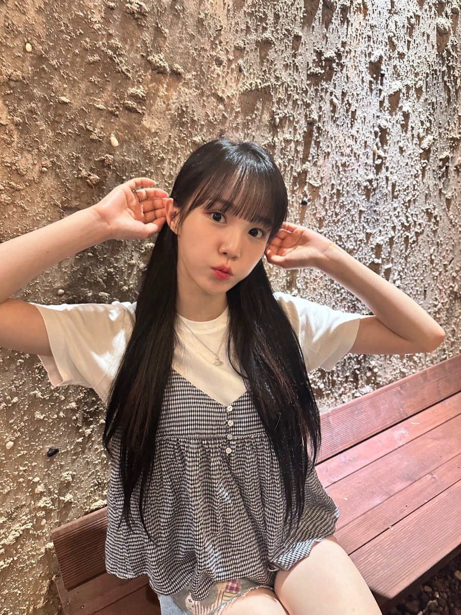 nanananni's tweet photo. ‍ 
What are you doing on rainy days? I’m only thinking of you~ ☔️ 
‍ https://t.co/JY2OfaA0Ys
