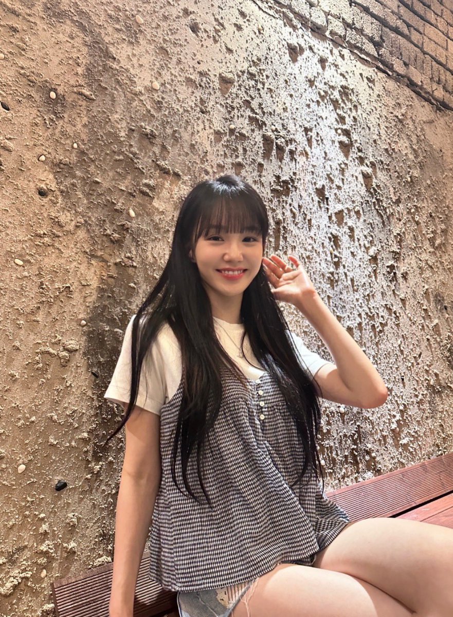 nanananni's tweet photo. ‍ 
What are you doing on rainy days? I’m only thinking of you~ ☔️ 
‍ https://t.co/JY2OfaA0Ys
