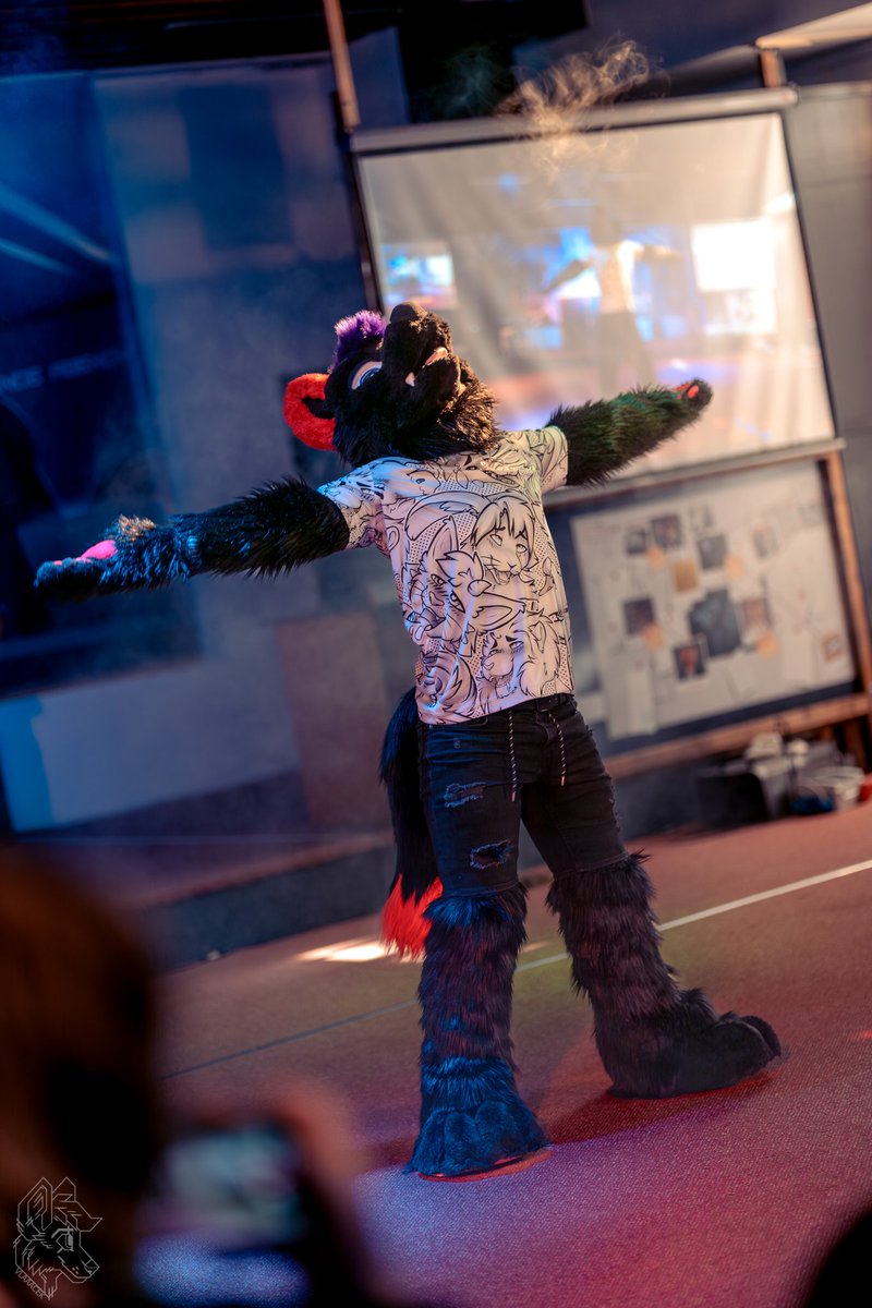 Rouh/Buck tweet media