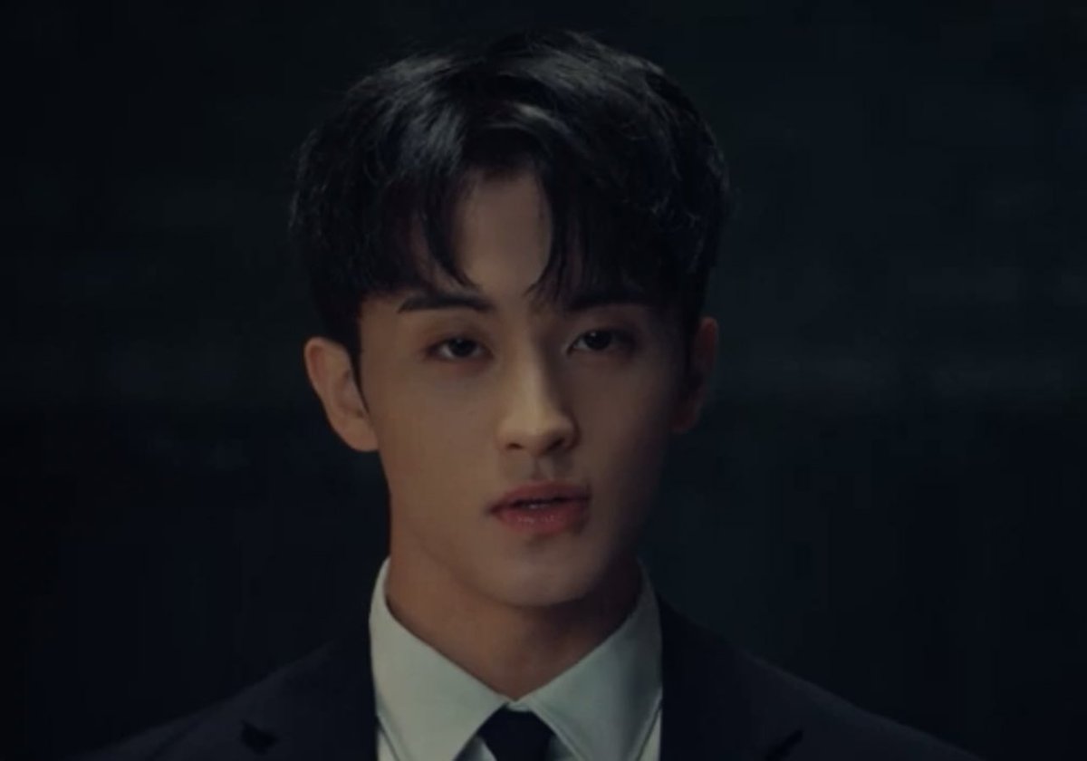 coolsince1999's tweet photo. หล่อทุกมัลติเวิร์ส https://t.co/mLlsRiENtj