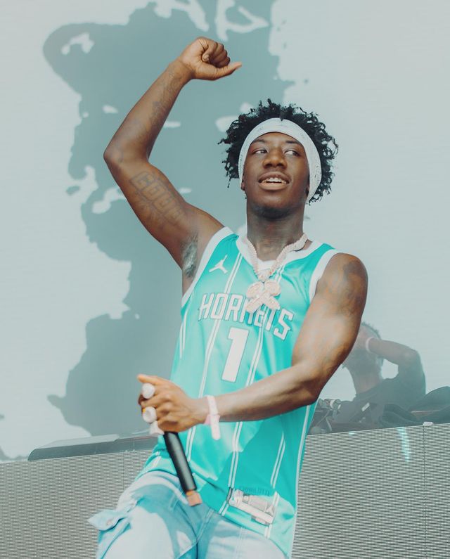 RollingLoud's tweet photo. . @2raree WAS 2 LIT π₯
#RLGermany https://t.co/5zJcRSHvmM