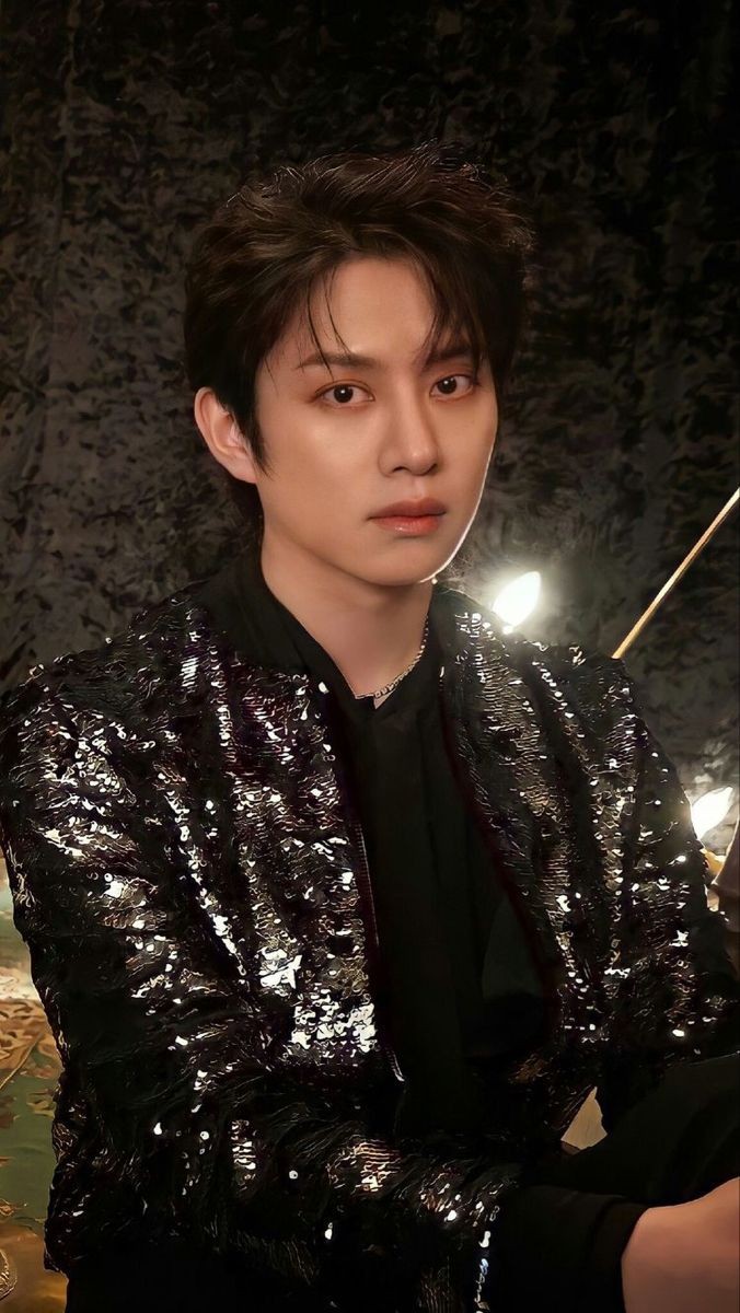 melikaelf3's tweet photo. چشماش 💖
#희철이_생일도_체리업 
#HappyHeechulDay
#HEECHUL @SJofficial https://t.co/NkVunBGuqN