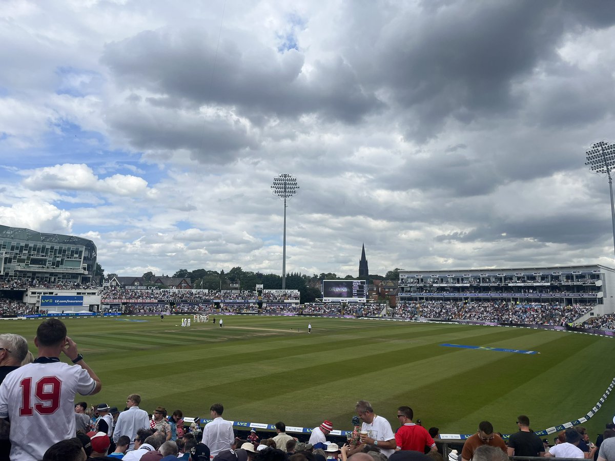 Sam Thompson tweet media