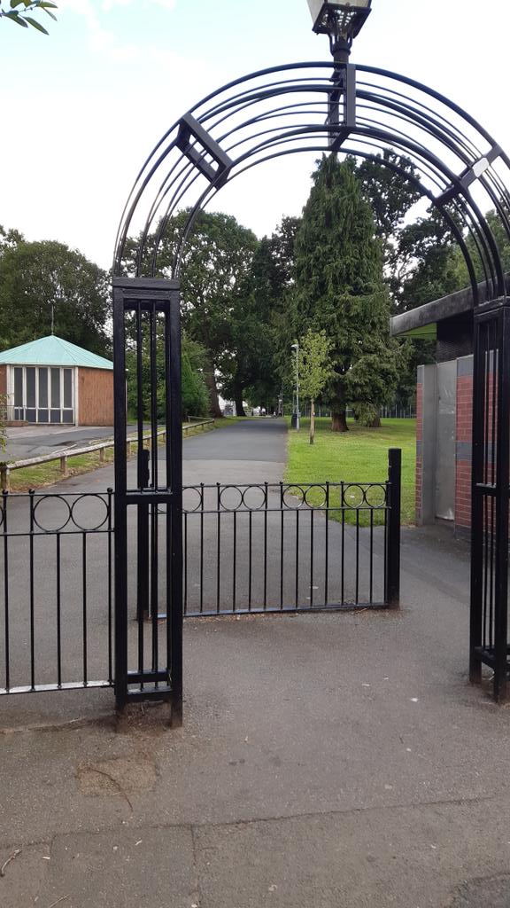 HagRuberyCops's tweet photo. Currently on foot patrol in St Chads Park. Ref ASB week.
PCSO White
#policingpromise
#antisocialbehaviourweek https://t.co/c7NLGzvVL4