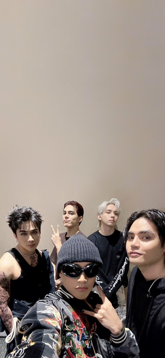 SB19Wallpaper_'s tweet photo. [SB19] #SB19PAGTATAGWorldTourBacolod - WALLPAPER

- retweet to use
- no watermark, just drop tags!

@SB19Official #SB19 #SB19_PABLO #SB19_JOSH #SB19_STELL #SB19_KEN #SB19_JUSTIN #SB19Wallpaper https://t.co/OyZxSPqXjp