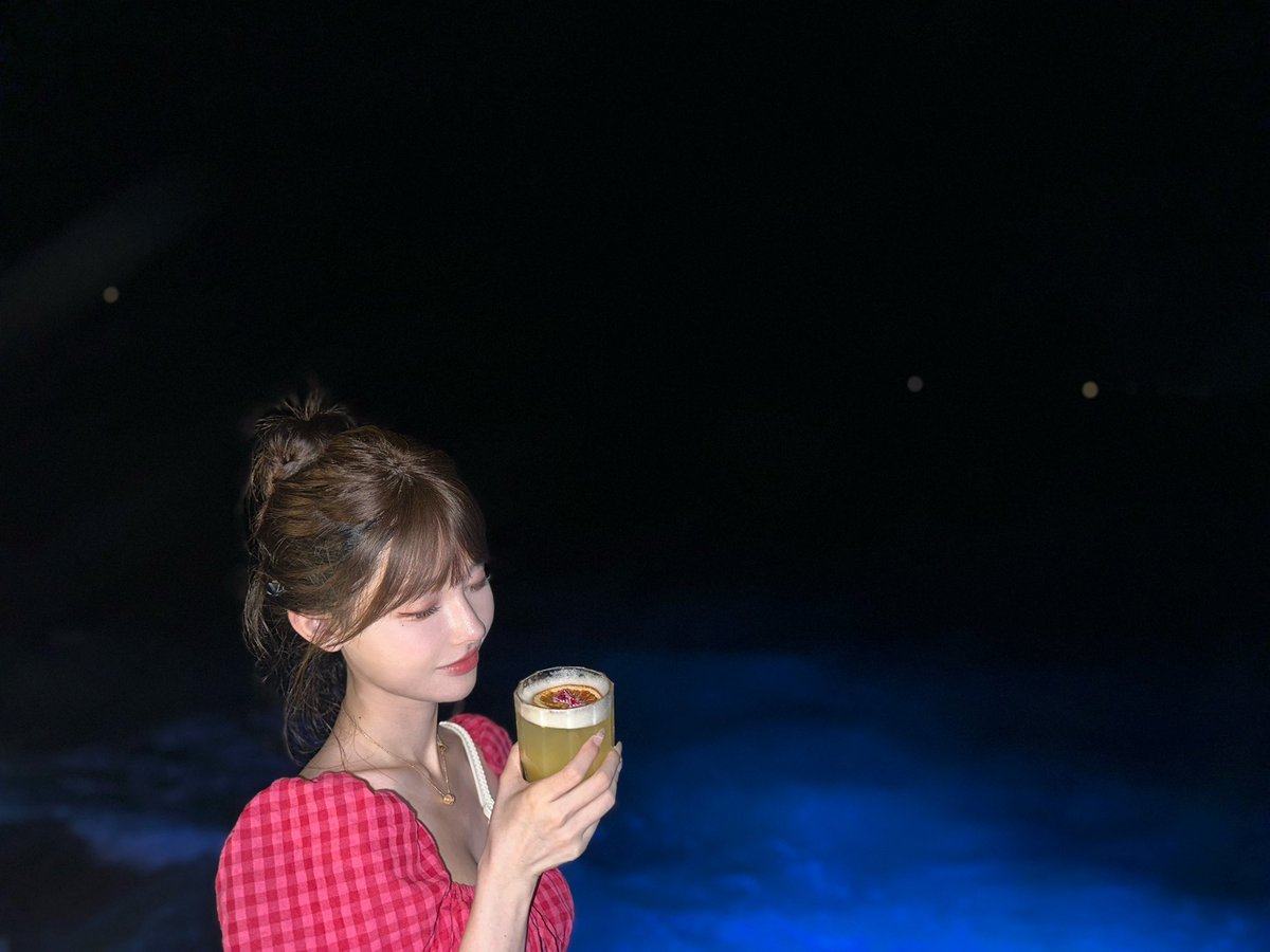 老有人问我和谁一起去的巴厘岛
是@Bitget_zh 和大姨妈@0xyima啦🤣！
谢谢你们 带我进入了一段梦幻的异国之旅
刺激的Dota决赛 浪漫的悬崖Rock Bar 还有被猴子打劫的神庙😂
已经开始期待了 下次在哪儿见呢🤓 https://t.co/Ka0v523Pjo