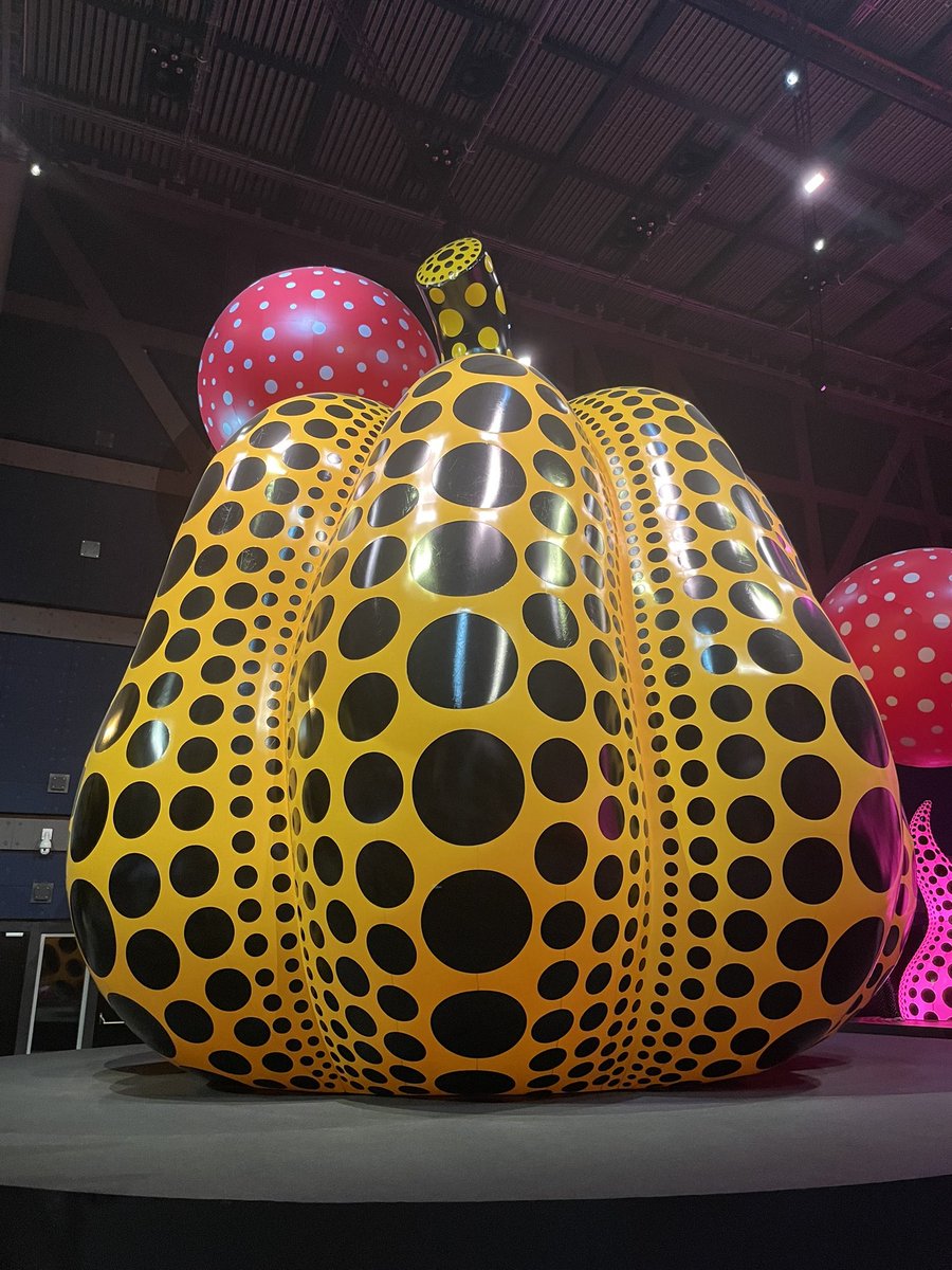 Helexus24's tweet photo. Fab morning @factoryintl viewing the excellent Yayoi Kusama’s You, Me and The Balloons exhibition. https://t.co/7g3exSZW56