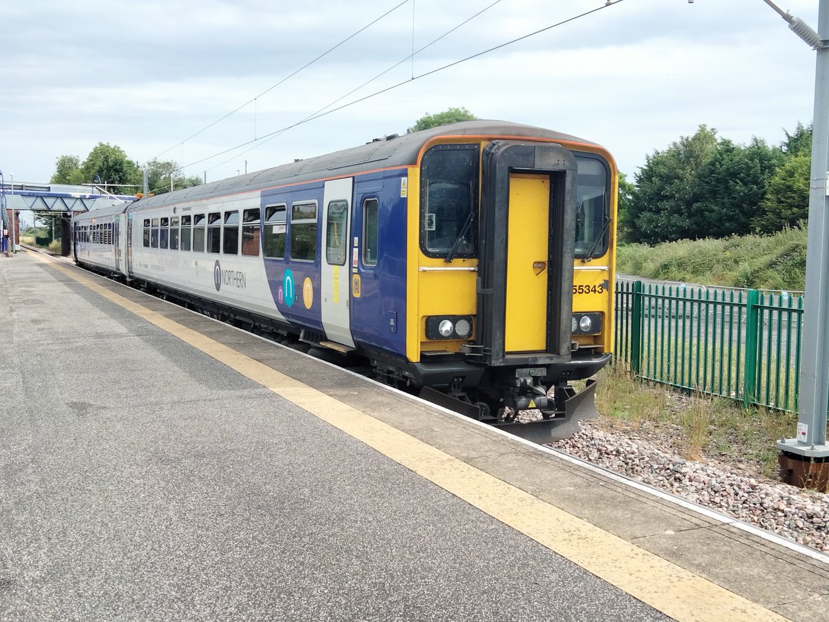 Harrod15S's tweet image. Northern 155343 at Ulleskelf this morning
#class155 #Northern #trains #Ulleskelf