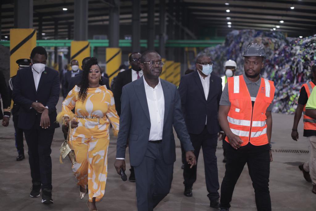 vessel4's tweet photo. During the visit to the state-of-the-art facility, @accracompost His Excellency @HHichilema was given a comprehensive tour of the cutting-edge facility, where he personally witnessed the innovative composting and recycling processes.
#JOSPONG #WasteRevolution #LeadingTheChange https://t.co/5sMJlILrdc