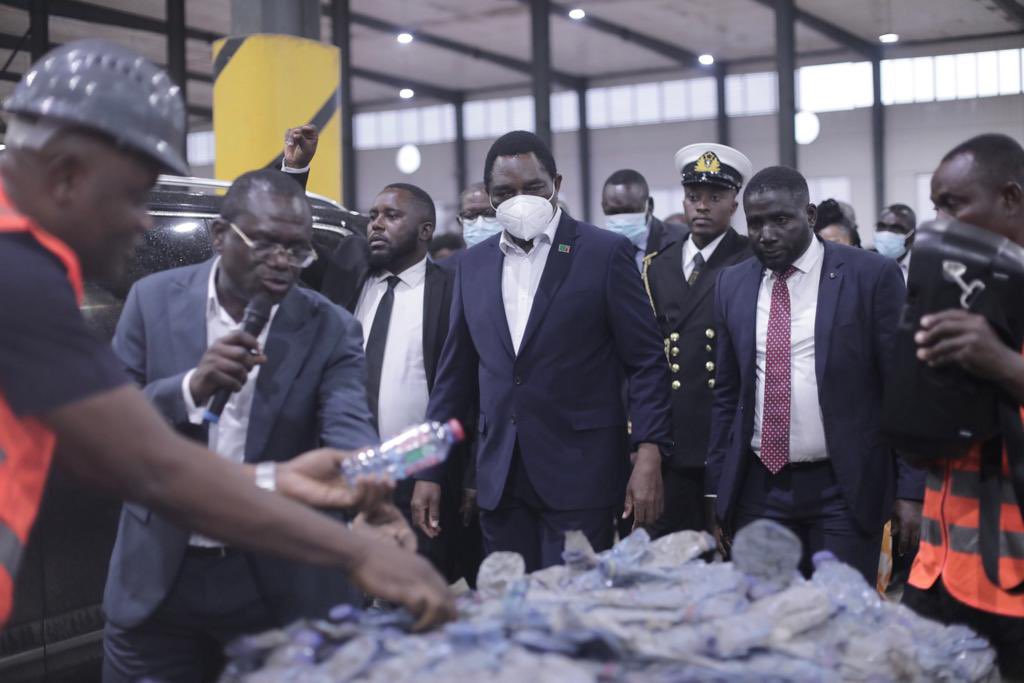 vessel4's tweet photo. During the visit to the state-of-the-art facility, @accracompost His Excellency @HHichilema was given a comprehensive tour of the cutting-edge facility, where he personally witnessed the innovative composting and recycling processes.
#JOSPONG #WasteRevolution #LeadingTheChange https://t.co/5sMJlILrdc