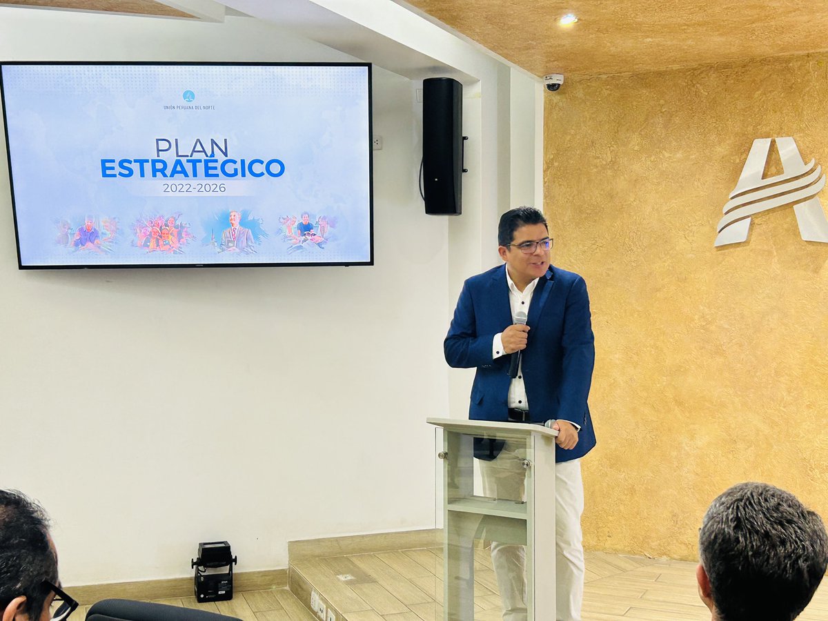 AdventistasUPN's tweet photo. 🌐 Pr. Daniel Montalvan presidente de la IASD del norte del Perú 🇵🇪 resaltó el plan estratégico bajo el #RID (Reavivar, Involucrar y Discipular) y los #ÉnfasisMisioneros para la movilización de la iglesia y el cumplimiento de la misión. 🙏🏼 https://t.co/PXejVAkaij
