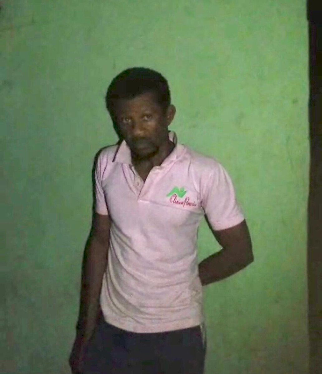 informaterd24_7's tweet photo. Azua, RD.-Un nacional haitiano fue sorprendido con dos cabezas humanas en la comunidad de Hatillo, en esa provincia.
El hecho causó gran impacto y consternaciónentre los moradores de localidad citada. Las cabeazas pertenecían  dois personas que habian

https://t.co/kVz1IETEod https://t.co/10Fh32eSFb