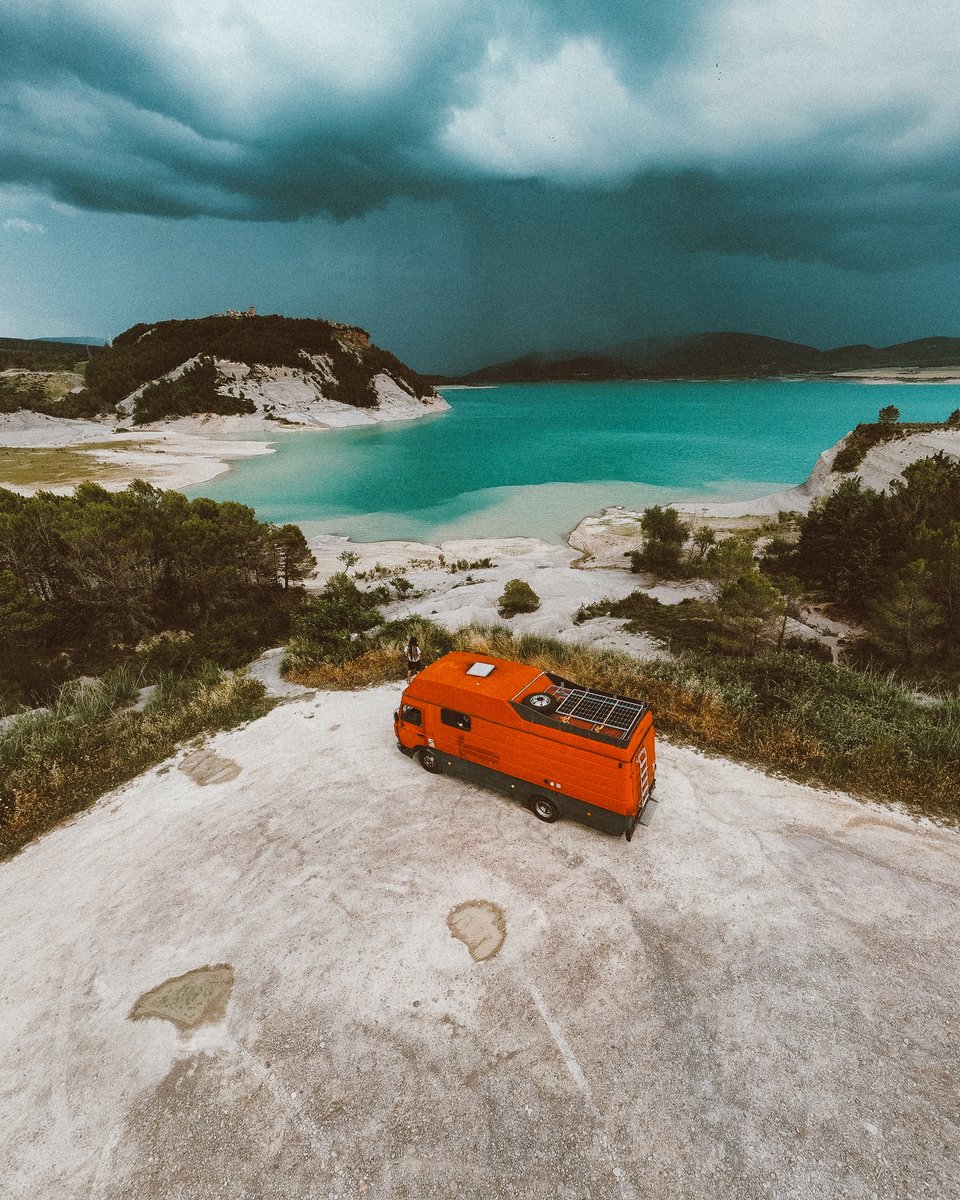 movingtheway's tweet image. After a couple of days we changed the spot to this one.
An idyllic one for a change 😆👍
Also it was great to have a look at the thunderstorms passing by.
#vanlifeadventures #vanlifedestination #movingtheway #vanlifespain #vanlifeespagna #aragon #thunderstormviews #thunderstorm