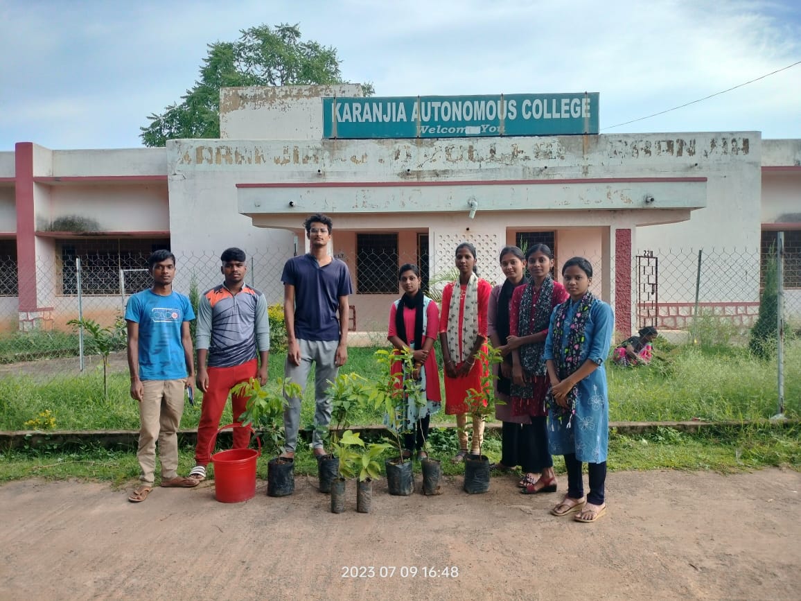 SFDIndiaOrg's tweet photo. As The Foundation day of ABVP. Students For Development, Rairangpur district unit of Odisha state organised Plantation programme in different field. 
#ABVP_75
#FoundationDay
#SFDodisha https://t.co/HqsPHakcxS