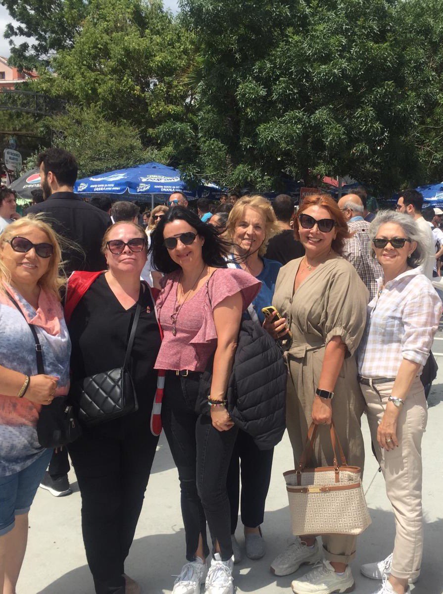 sonmez_sumer's tweet photo. Bugün, İlçe Teşkilatları ve Kadın Politikaları Başkanlığı olarak, Büyükçekmece sahilde, sessiz istilaya dur dedik‼️ Türkiye Türklerindir🇹🇷 @umitozdag @zaferpartisi https://t.co/9jBm82daU3
