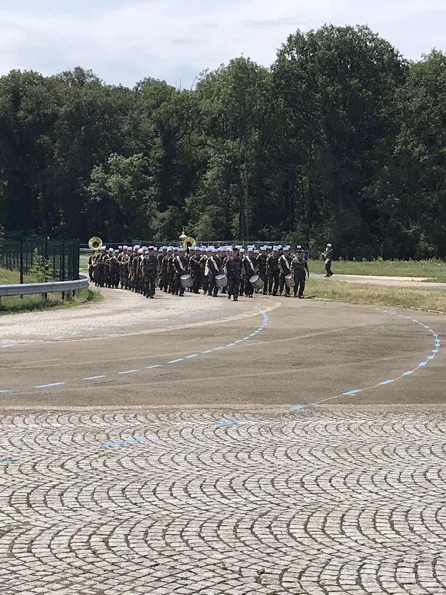 CDC_1RE's tweet image. On s’entraîne! #1Re #14Juillet