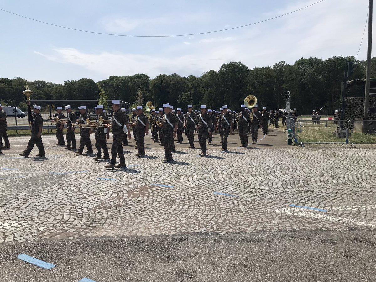 CDC_1RE's tweet image. On s’entraîne! #1Re #14Juillet