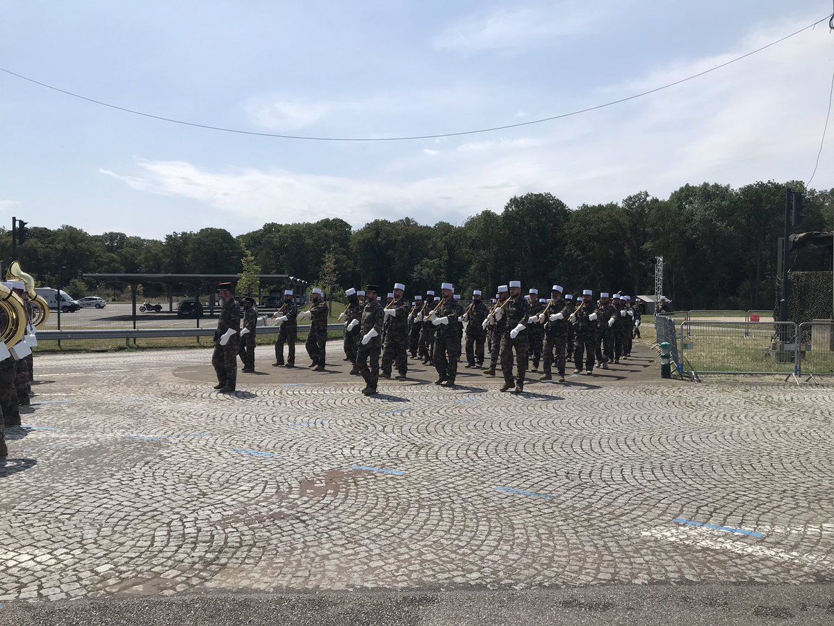 CDC_1RE's tweet image. On s’entraîne! #1Re #14Juillet