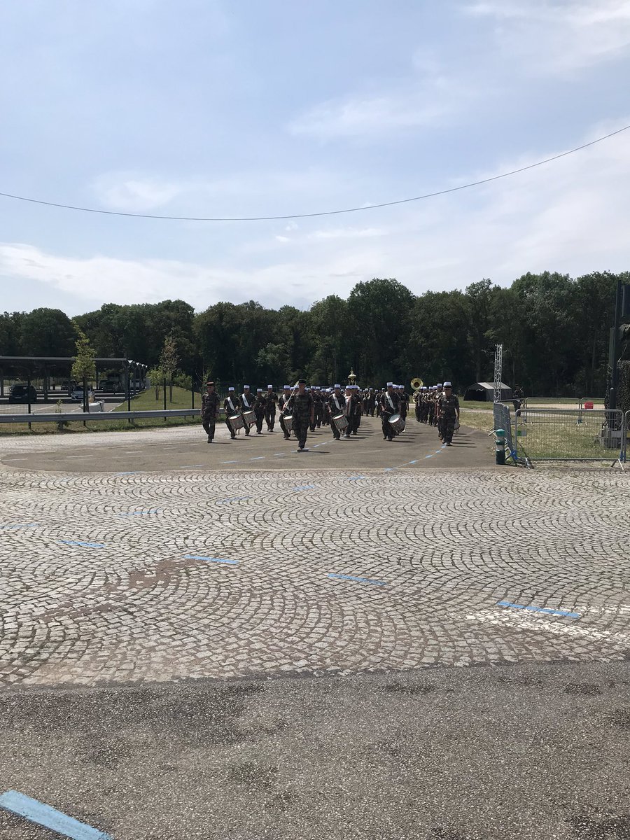 CDC_1RE's tweet image. On s’entraîne! #1Re #14Juillet