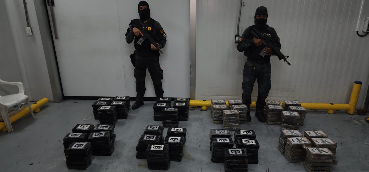 informaterd24_7's tweet photo. Santo Domingo.- La Dirección Nacional de Control de Drogas (DNCD) apoyados por inspectores de Aduanas, la Seguridad Militar del Puerto Multimodal Caucedo y otras agencias de seguridad, coordinados pormiembros del Ministerio Publico, confiscaron otros

https://t.co/WpDKaVhC9a https://t.co/11OtRjCEG9