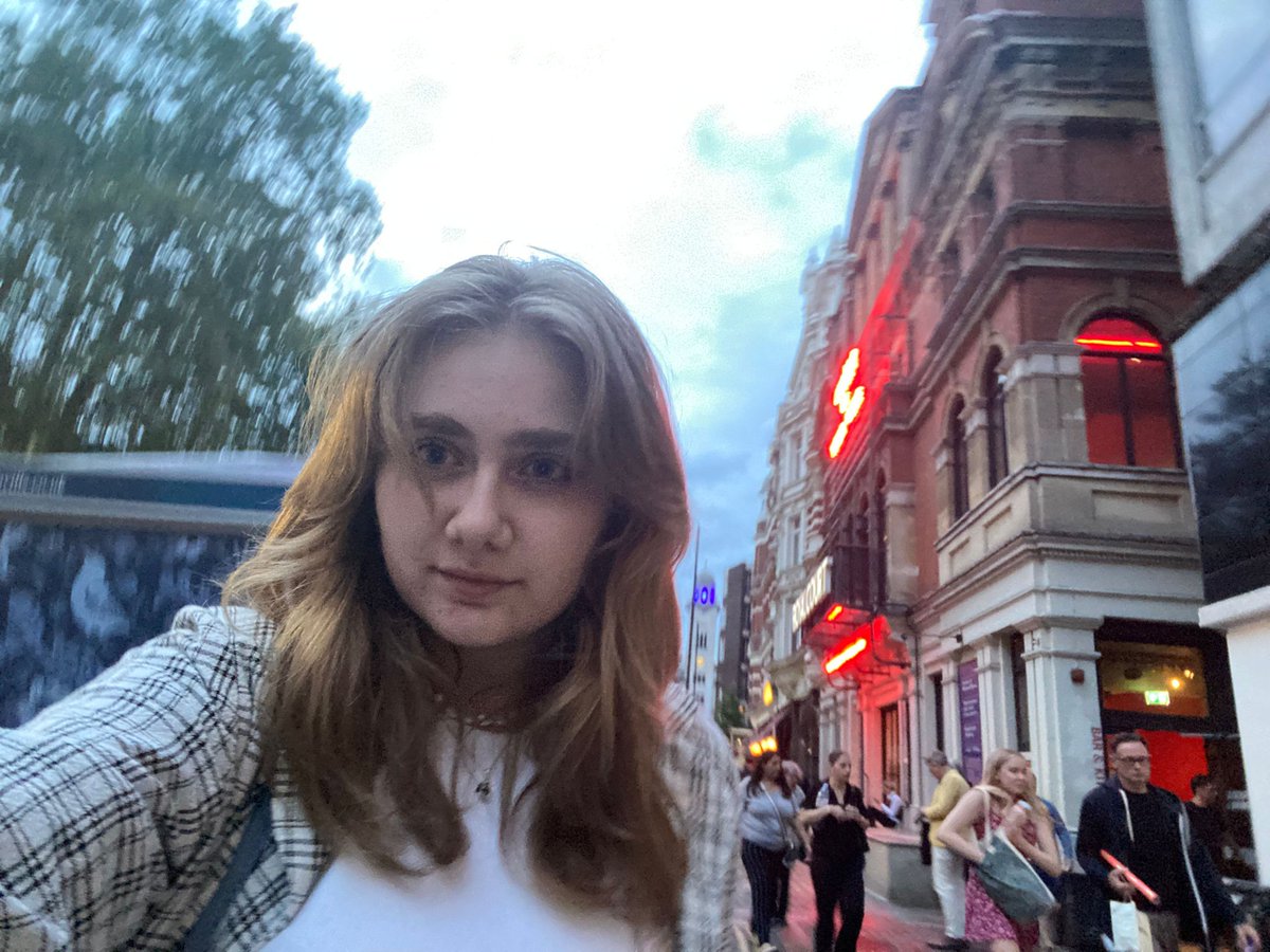 EliseAlexandre6's tweet photo. Incredible piece of theatre. #HopeHasaHappyMeal Absolutely loved everything about this  @royalcourt https://t.co/YlRzhrvGoS