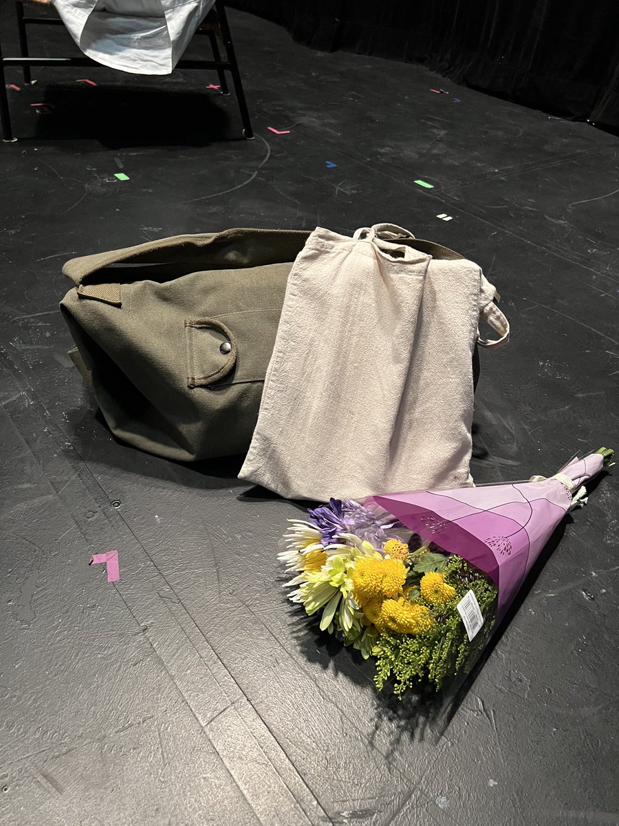 JamesJumaway's tweet photo. So many people came out to watch #OhMyToronto last night.. A huge THANK YOU to everyone who came out last night. My heart is full 🤍 #fringeTO https://t.co/Y8ts5a66QX