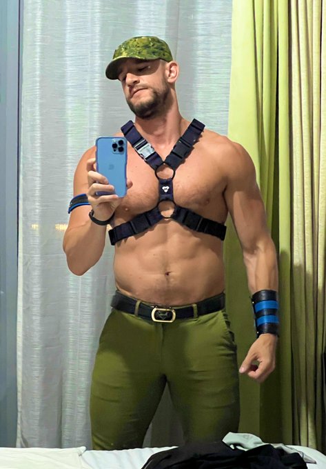 Watch Ridick_7's leaked NSFW photo on TwXstars