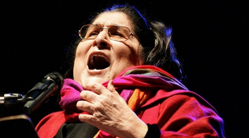 VTVcanal8's tweet photo. Se cumplen 88 años del natalicio de Mercedes Sosa

#PoesíaEnTeatroBolívar

https://t.co/qppDgxcKeC https://t.co/Iqg8DOMtRw