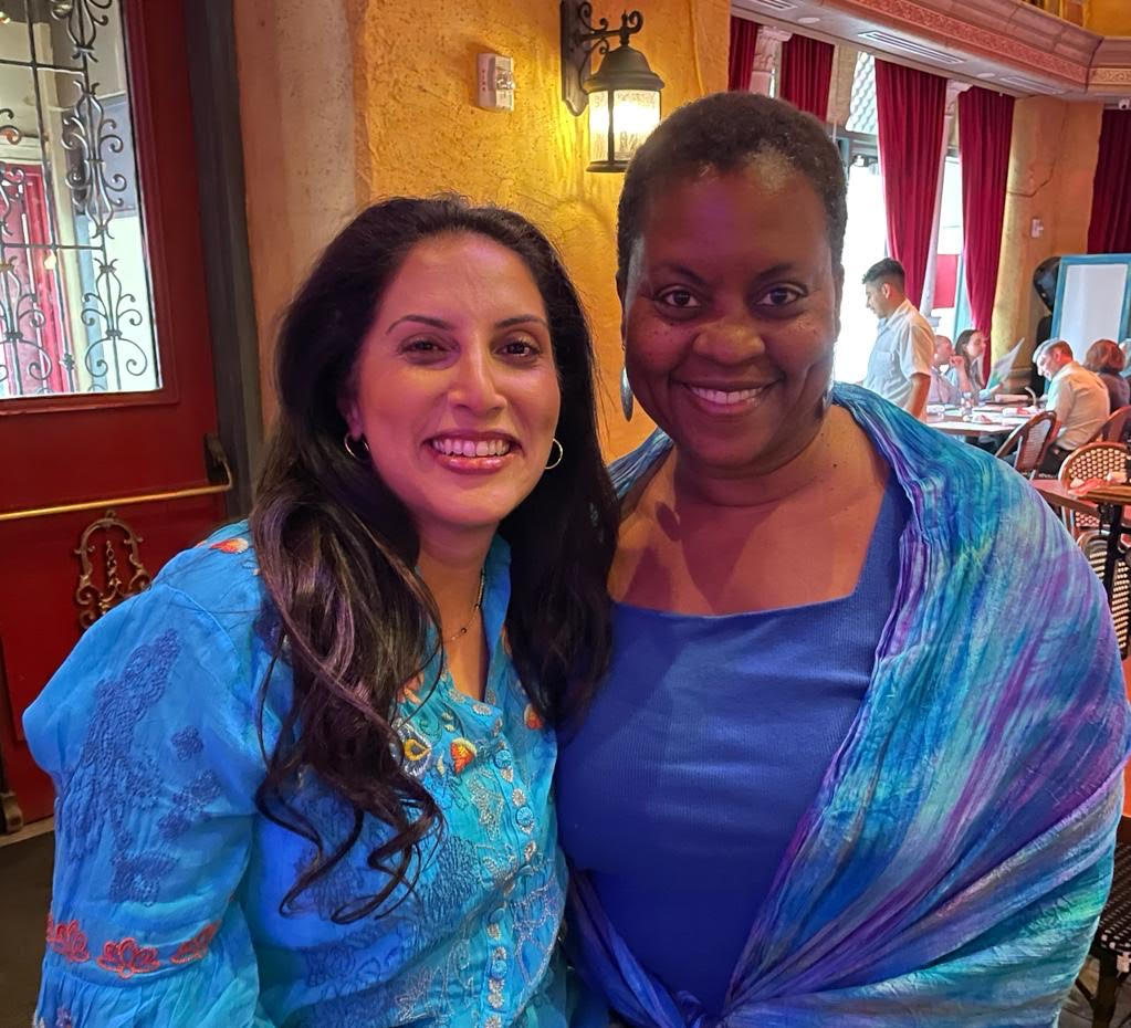 drgnayyar's tweet photo. Loved twinning w/ @askdrfitz at #ThINc360 this year. Blue is so our color!! 💙

Lisa is a true partner is ensuring people have access to reliable health info. Her work with @HealthGrapevine makes a great business case for treating #HealthLiteracy like the #SDOH it really is. https://t.co/2MQzCxrIuY