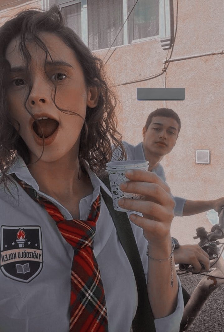 ㅤ
ㅤㅤ
       okuldan sonra bana bir kahve daha getirmesi için onu zorladım.   𓃠 ——— 𝐊𝐀𝐑𝐀 𝐁𝐄𝐋𝐀 𝐕𝐄 𝐘𝐀𝐍𝐆𝐈𝐍 𝐀𝐋𝐈’𝐌.

ㅤㅤ