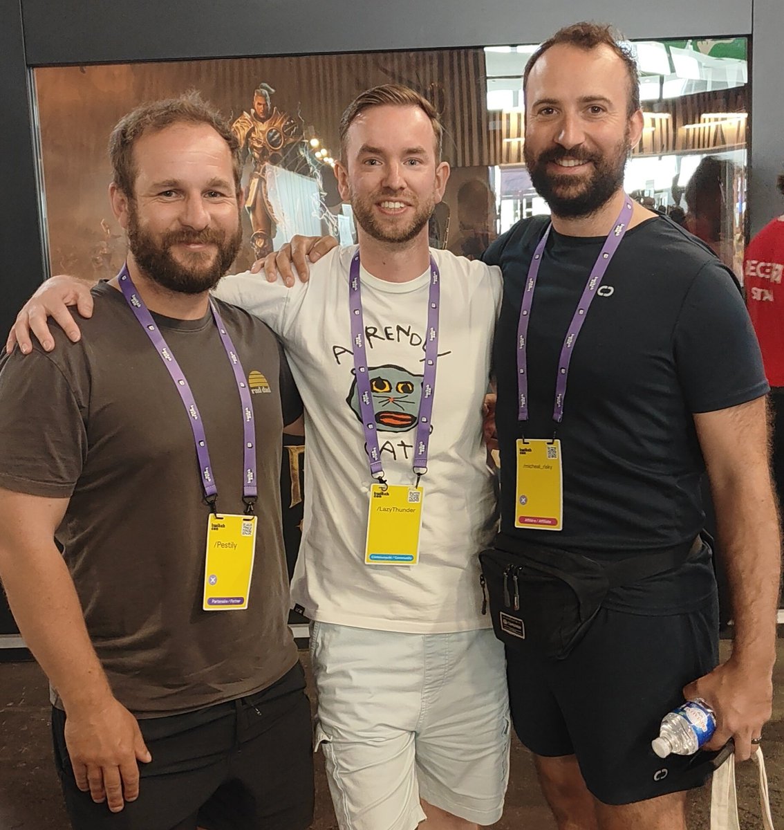 Thanks for the talks and making <a href="/Pestily/">Pestily</a> take a picture with me, <a href="/MichEal_Risky/">MichEal Risky</a>! 

Even had the chance to meet editors <a href="/_Kingboomber_/">Boomber</a> and <a href="/bynarpha/">narpha</a>.

Absolute legends. #TwitchConParis