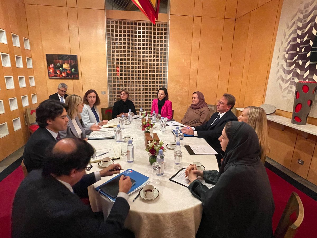 Fruitful round table at the Residence of France in #Riyadh, with the Minister for Energy Transition Mrs <a href="/AgnesRunacher/">Agnès Pannier-Runacher 🇫🇷🇪🇺</a> &amp; French &amp; Saudi partners involved in climate issues, to discuss the fight against #climatechange, #COP28 &amp; the preservation of #biodiversity.
#FranceKSA 🇸🇦🤝🇫🇷