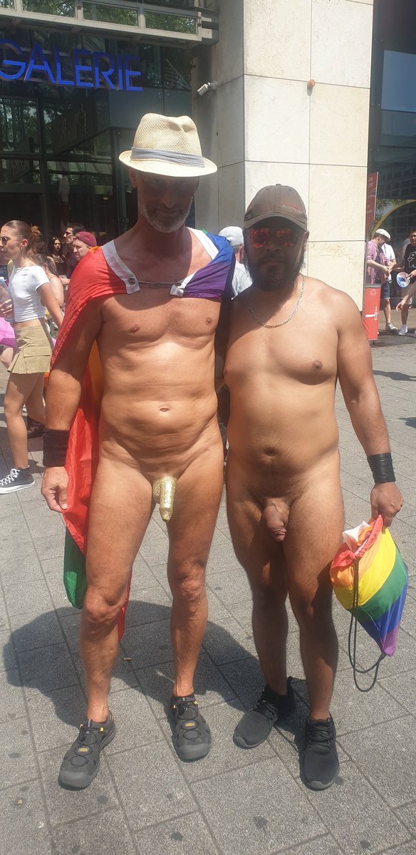 Naked Kevin tweet media