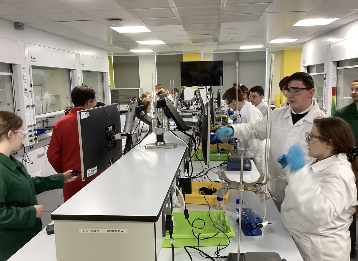 Hawthorn High School/Ysgol Uwchradd y Ddraenen Wen (@hawthornhighsch) on Twitter photo Diolch to <a href="/SwanseaUni/">Swansea University</a> for the warm welcome to our Yr 10 scientists recently! They thoroughly enjoyed their time in the Chemistry Department. Diolch to <a href="/SwanseaUni/">Swansea University</a> for the warm welcome to our Yr 10 scientists recently! They thoroughly enjoyed their time in the Chemistry Department.