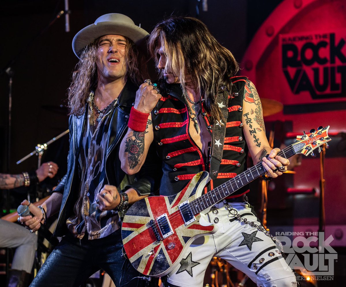 Rock_Vault's tweet photo. Sunday mood
#hardrock #classicrock #hardrockcafelasvegas #hardrockcafe #lasvegasstrip #raidingtherockvault #rockvault #traviscormier #zmaddox https://t.co/s2zwlQGjOU
