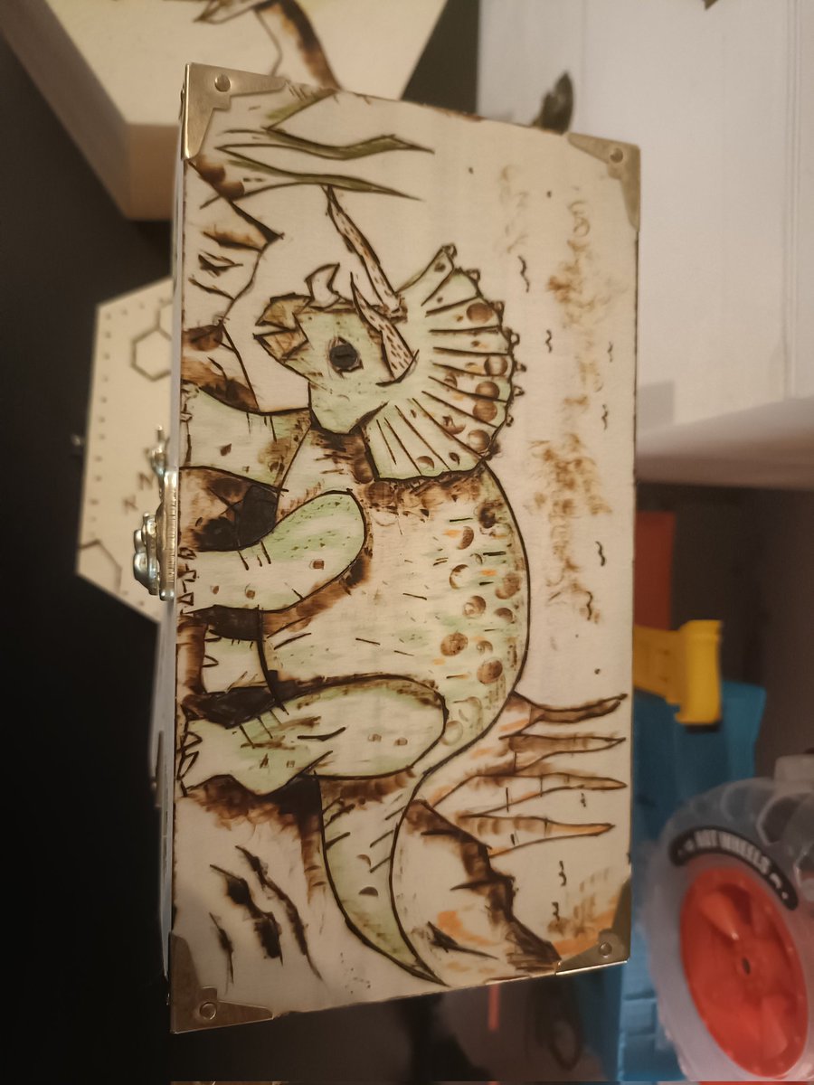 Simoneartist's tweet photo. #pyrography #art https://t.co/VMezzbgs2Q