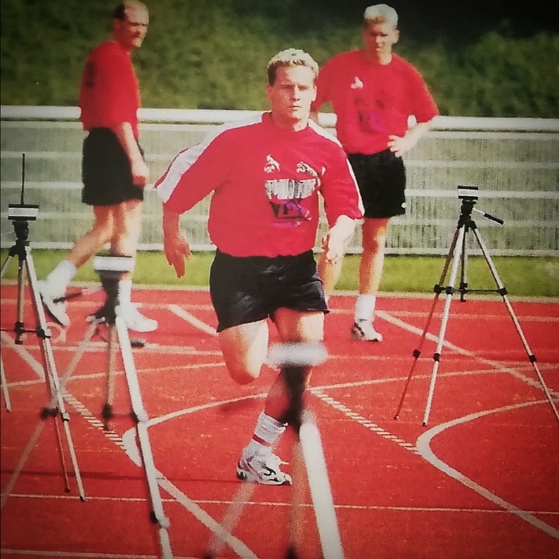 generation_dsf's tweet photo. "Das #Wochenende vorm #Trainingsstart. Unsere #Profis beim #Leistungstest." 🔴⚪🏃‍♂️
#effzeh #fcköln #fckölle #köln #kölle #cologne #colonia #rutunwiess #fußball #bundesliga #kurth #hauptmann #cichon #leistungsdiagnostik #runcgn https://t.co/H8re8Ykmrt