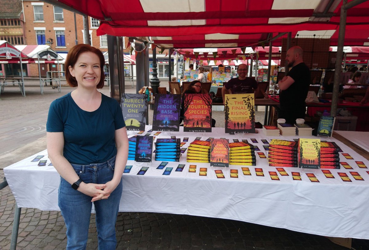 Great to catch up with AE Warren ( <a href="/amauthoring/">A.E. Warren</a> ) at 
<a href="/NewarkBookFest/">Newark Book Festival</a> . Fantastic to see the full range of the Tomorrow's Ancestors series just a few years after buying the first book.