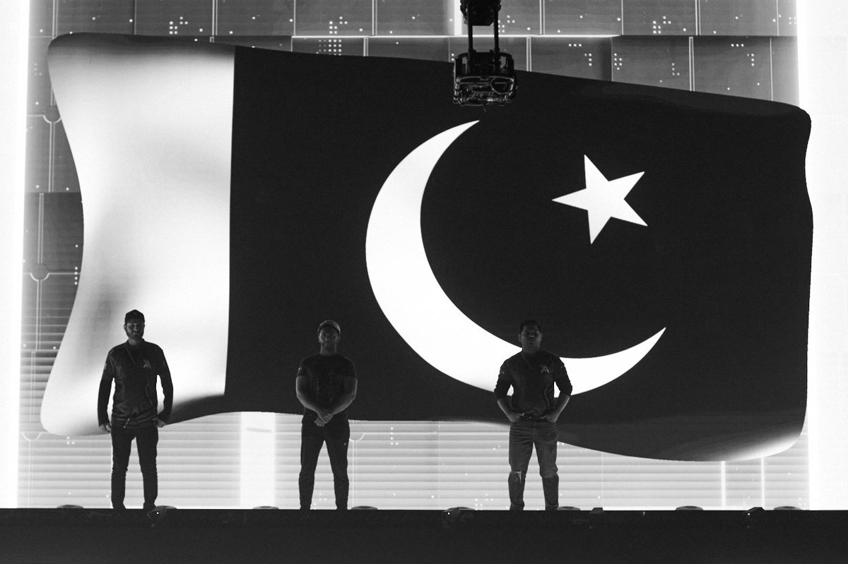 Talhashinee's tweet photo. Arslan Ash: "This win means that now everybody has to say that PAKISTAN ARE THE BEST IN THE WORLD".
This is Pakistan for you
#TEKKEN7 https://t.co/1ug0eej2aH