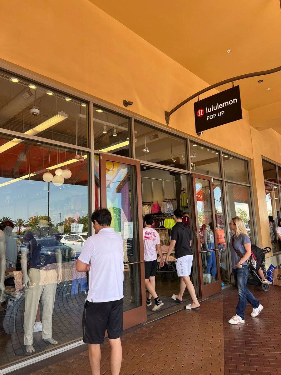 o_Monica90's tweet image. #RetailTherapy at its finest! Feeling refreshed and fabulous after a day of shopping at the #LAOutlets. 💆‍♀️💃 #ShopTillYouDrop #SelfCare